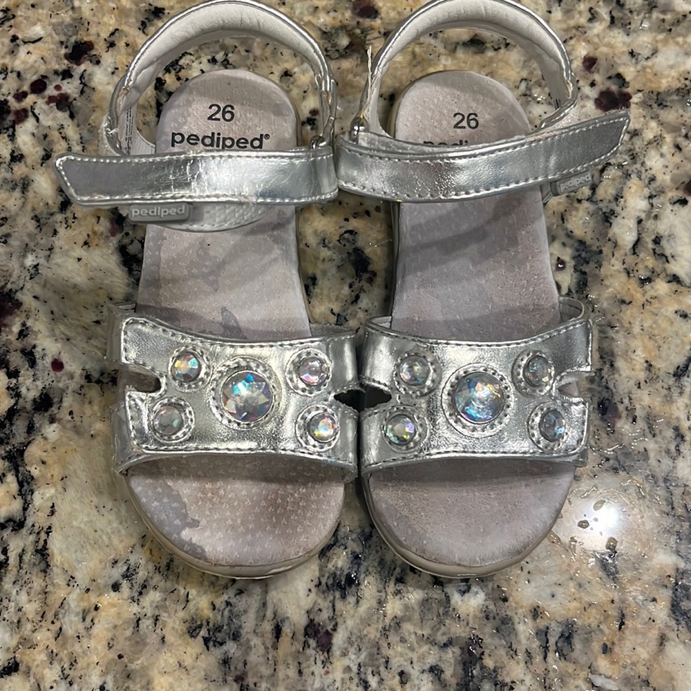 Little girls Pediped sis 26 silver sandals